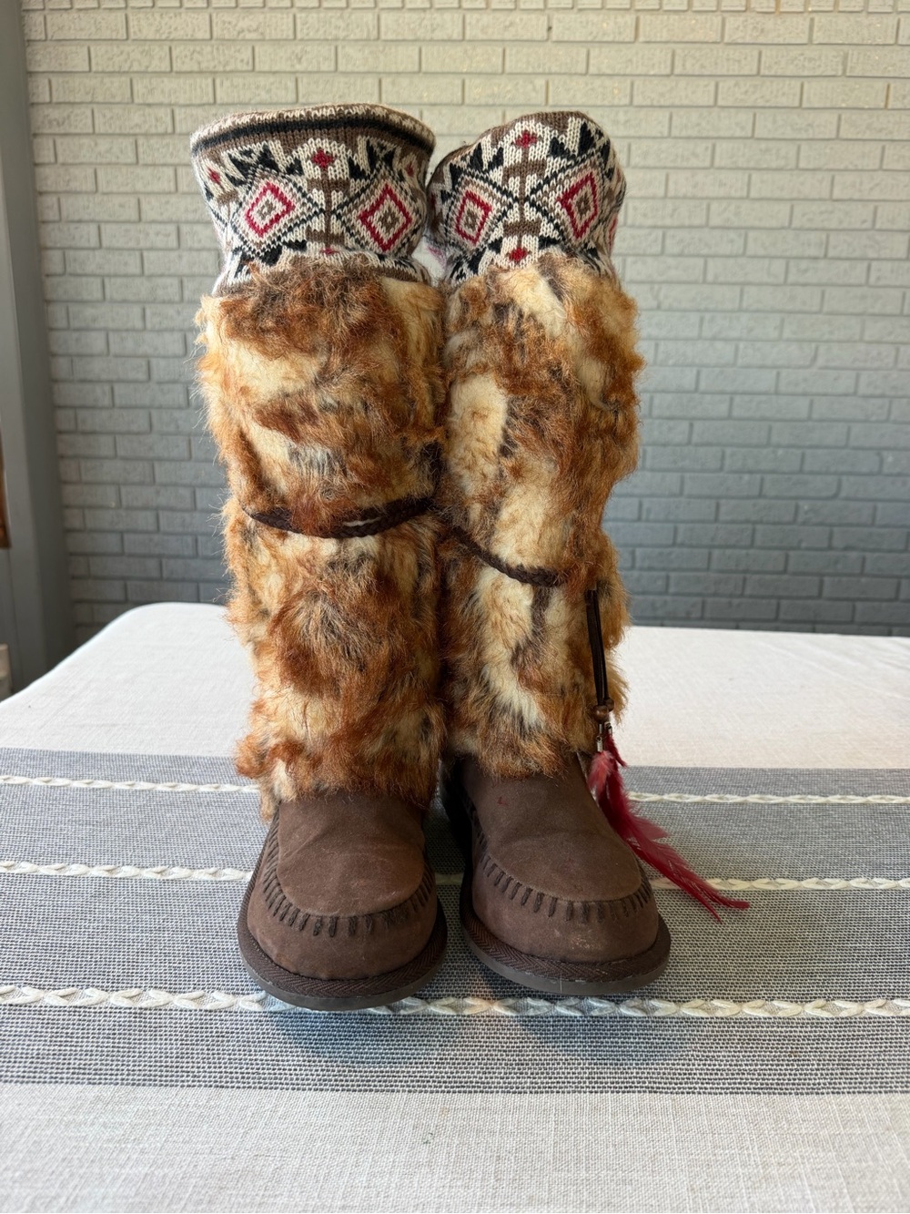 Y2K Muk Luks Leela Fair Isle Faux Fur Native Bohemian Winter Moccasin Boots 8 - Picture 4 of 7